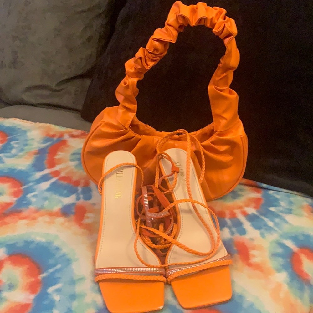 Bought separately but putting as a pair.